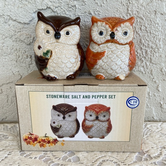 Cracker Barrel Stoneware Owls Salt & Pepper Shakers in Original Box - Picture 7 of 15